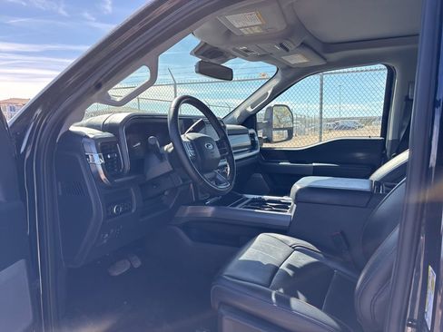 Used 2025 Ford F350 Lariat w/ Black Appearance Package image 9