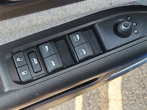 Used 2022 Jeep Compass Latitude w/ Sun and Sound Group image 23