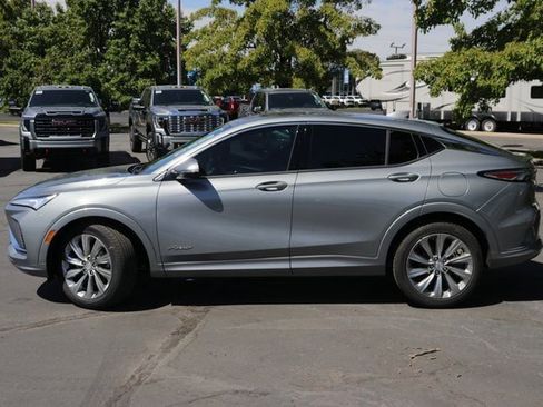New 2025 Buick Envista Avenir image 3