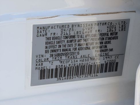 Certified 2025 Nissan Sentra SR w/ Midnight Edition FWD image 28