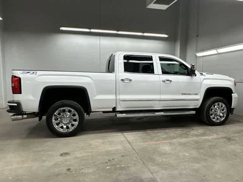 Used 2019 GMC Sierra 3500 Denali w/ Duramax Plus Package AWD/4WD image 3