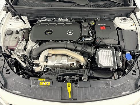 New 2026 Mercedes-Benz GLB 250 image 10