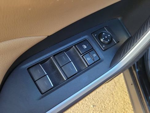 Used 2025 Toyota RAV4 XLE AWD/4WD image 13