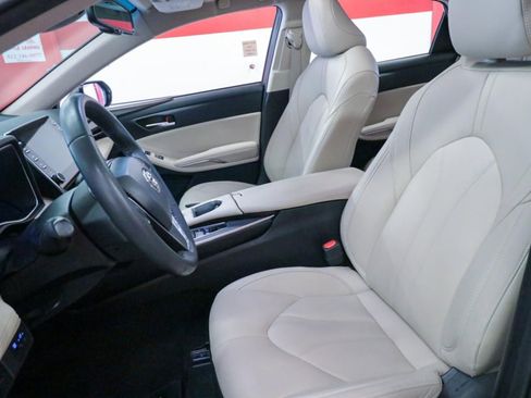 Used 2021 Toyota Avalon XLE w/ Moonroof Package image 11