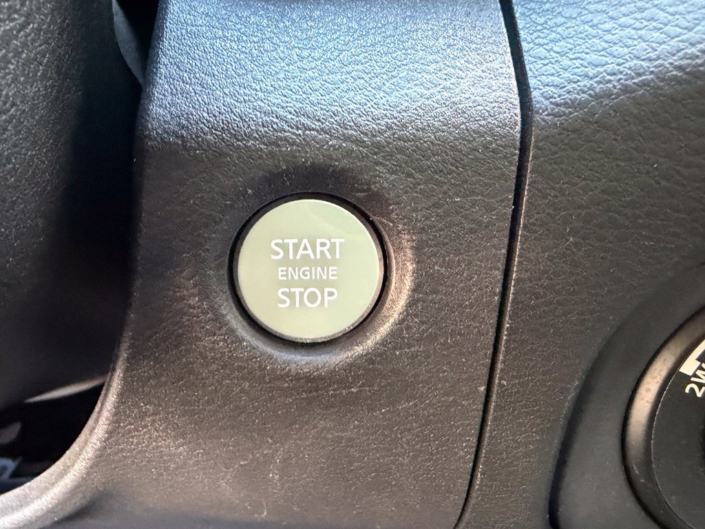 Used 2022 Nissan Frontier SV AWD/4WD image 14