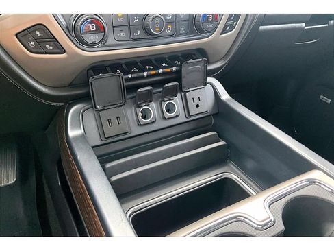 Used 2017 GMC Sierra 1500 Denali w/ Denali Ultimate Package AWD/4WD image 25