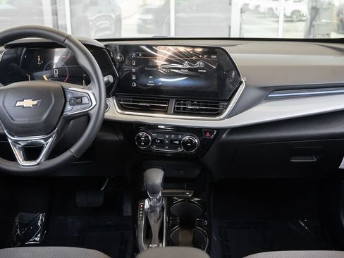 Used 2026 Chevrolet Trax LT w/ Driver Confidence Package FWD image 29