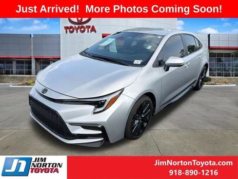Used 2024 Toyota Corolla SE FWD image 2
