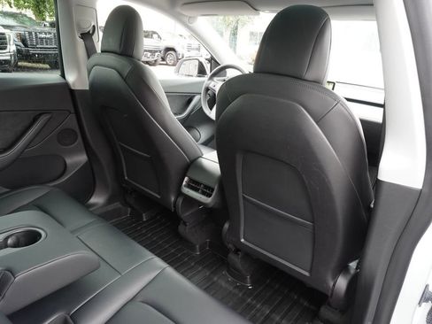 Used 2021 Tesla Model Y Long Range image 12