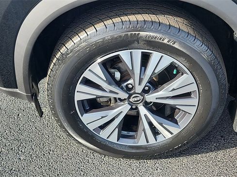 Used 2023 Nissan Rogue SV w/ SV Premium Package image 14