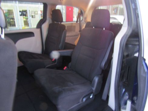Used 2015 Dodge Grand Caravan SXT w/ Quick Order Package 29G SXT image 12