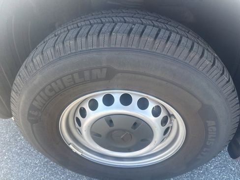 Used 2025 Mercedes-Benz Sprinter 2500 image 12