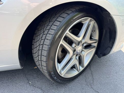 Used 2013 Mercedes-Benz SLK 250 image 29