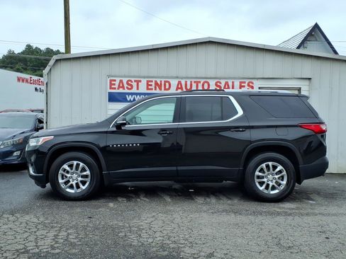 Used 2018 Chevrolet Traverse LT FWD image 2