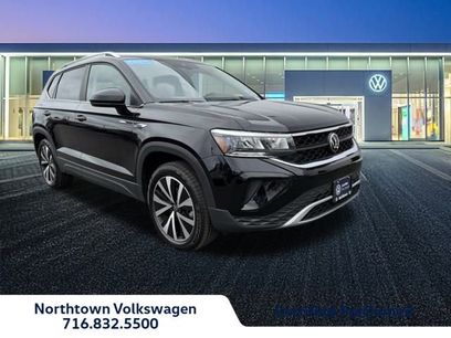 Certified 2023 Volkswagen Taos SE w/ Panoramic Sunroof Package
