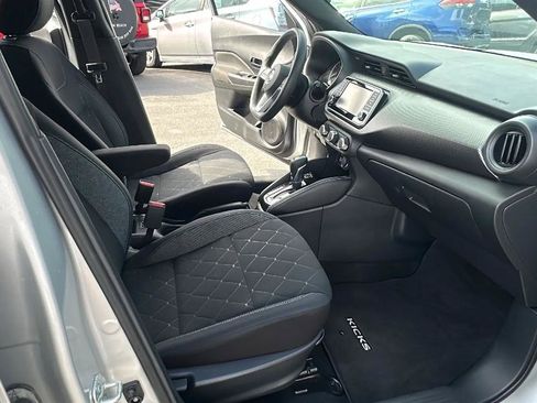 Used 2019 Nissan Kicks S FWD image 31