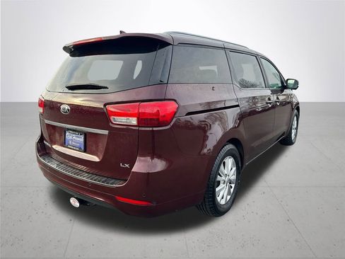 Used 2017 Kia Sedona LX w/ LX Essentials Premium Package image 7