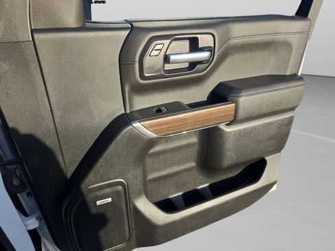 Used 2021 Chevrolet Silverado 1500 LT Trail Boss w/ Convenience Package II image 30