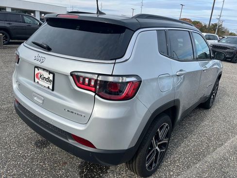 New 2025 Jeep Compass Limited image 25