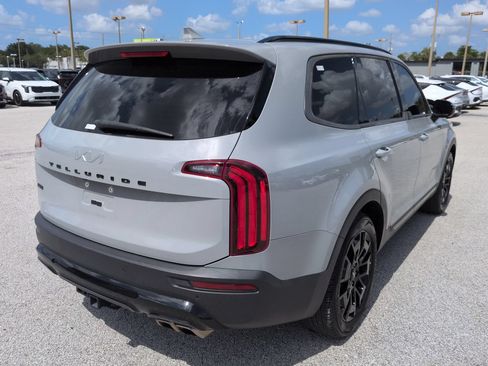 Used 2022 Kia Telluride SX w/ SX Prestige Package AWD/4WD image 4