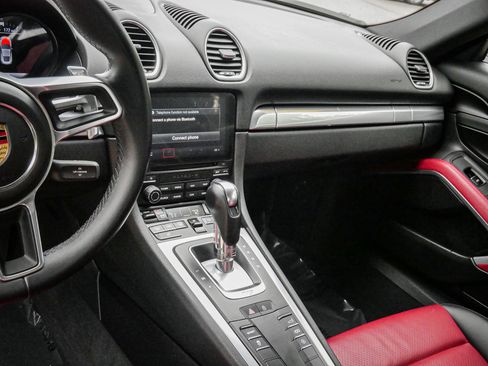 Used 2021 Porsche 718 Cayman image 29