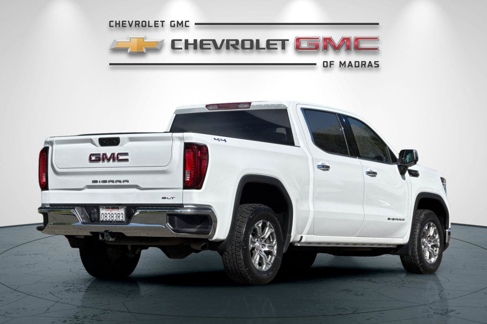 Used 2024 GMC Sierra 1500 SLT AWD/4WD image 3