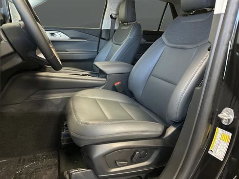 New 2026 Ford Explorer Active w/ Active Comfort Package image 4