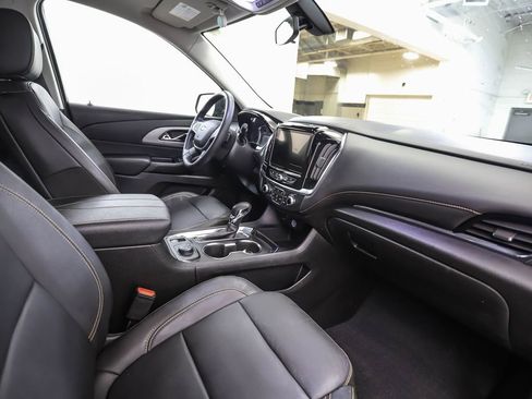 Used 2021 Chevrolet Traverse LT image 33