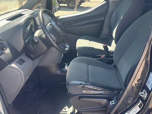 Used 2015 Nissan NV200 SV w/ Technology Package FWD image 2