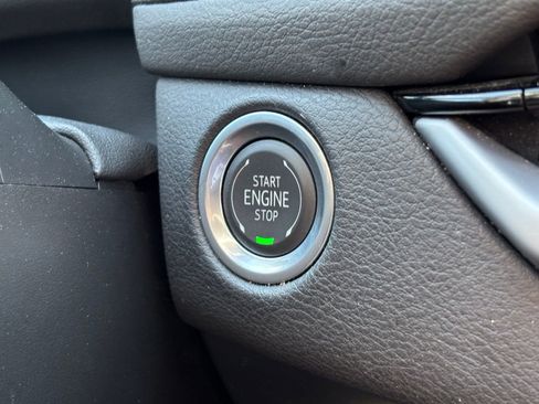 Used 2024 Cadillac XT4 Premium Luxury image 11