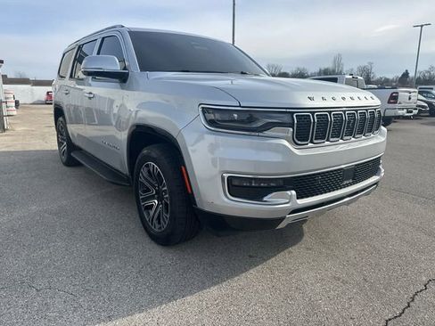 Used 2022 Jeep Wagoneer Series III w/ Convenience Group I AWD/4WD image 3