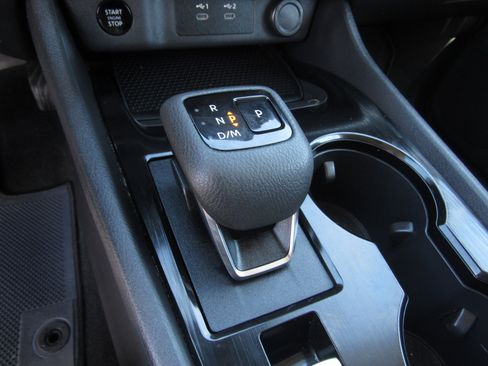 Used 2025 Nissan Rogue SV image 18