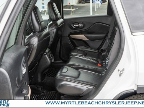 Used 2017 Jeep Cherokee Latitude w/ True North Edition image 13