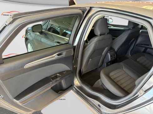 Used 2019 Ford Fusion SE FWD image 10