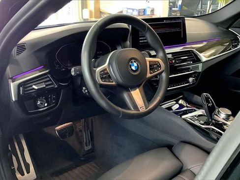 Used 2021 BMW 540i w/ M Sport Package image 7