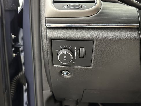 Used 2021 Jeep Grand Cherokee Limited w/ Luxury Group II image 23