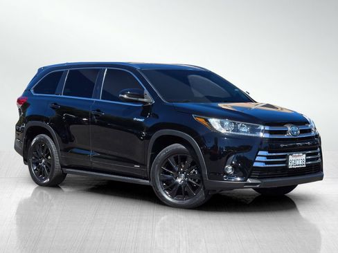 Used 2019 Toyota Highlander Limited AWD/4WD image 2