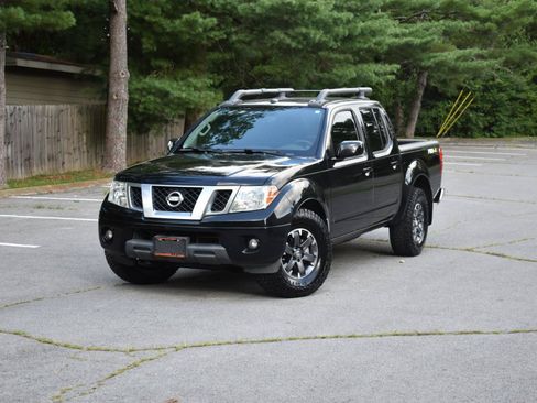 Used 2014 Nissan Frontier PRO-4X w/ Pro-4x Luxury Package AWD/4WD image 2