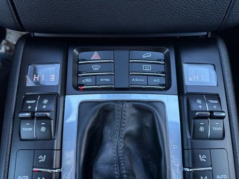 Used 2018 Porsche Macan GTS image 25