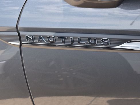 Used 2023 Lincoln Nautilus Reserve w/ Equipment Group 202A AWD/4WD image 10