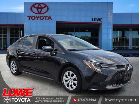 Used 2022 Toyota Corolla LE FWD image 1