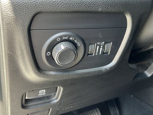 Used 2024 Jeep Grand Cherokee L Altitude image 28