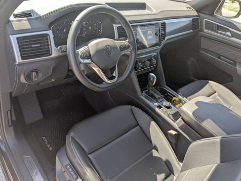 Used 2023 Volkswagen Atlas Cross Sport SEL AWD/4WD image 13