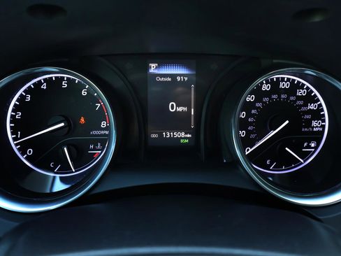 Used 2018 Toyota Camry SE w/ Convenience Package FWD image 27