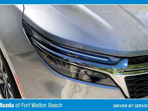 Used 2023 Chevrolet Equinox RS w/ LPO, Floor Liner Package FWD image 32