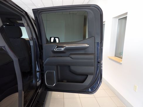 Used 2022 Chevrolet Silverado 1500 RST AWD/4WD image 17