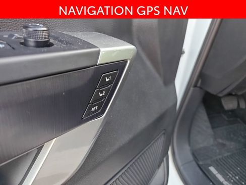 Used 2025 Toyota Sequoia Platinum AWD/4WD image 7