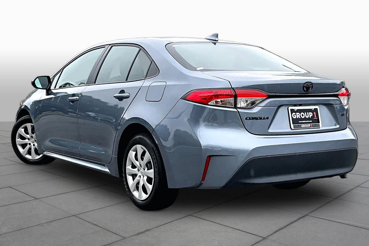 Used 2025 Toyota Corolla LE FWD image 12