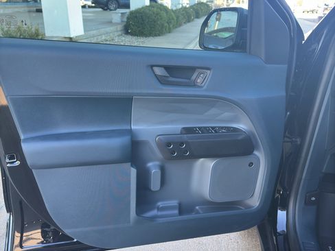 New 2025 Ford Maverick Lariat w/ Black Appearance Package image 12