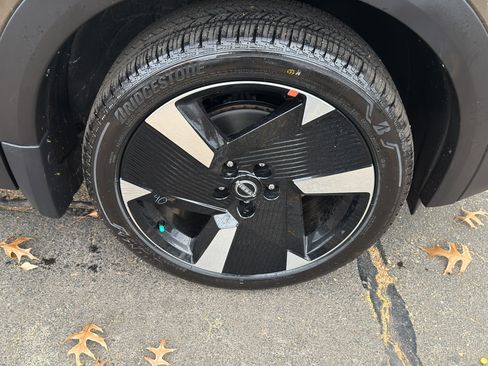 New 2026 Nissan Kicks SR w/ Cold Weather Package image 9